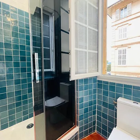 Le Zeus - St Henri Seafront Unique 2bedrooms Apartament