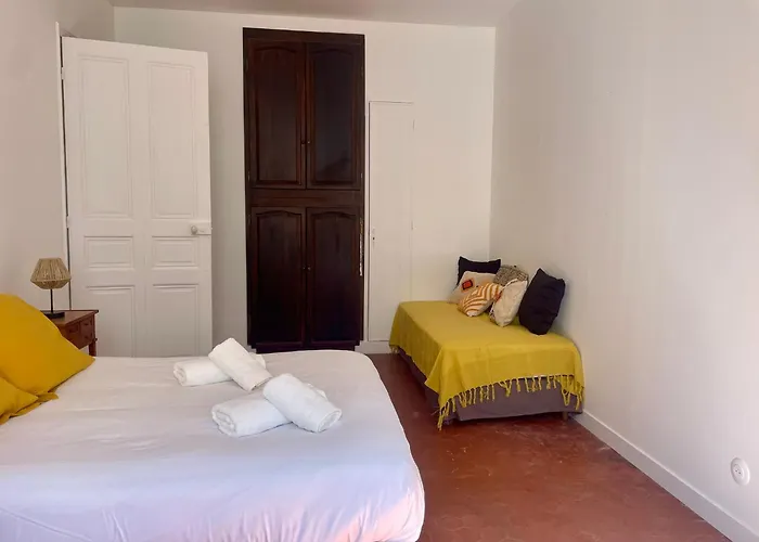 Le Zeus - St Henri Seafront Unique 2bedrooms