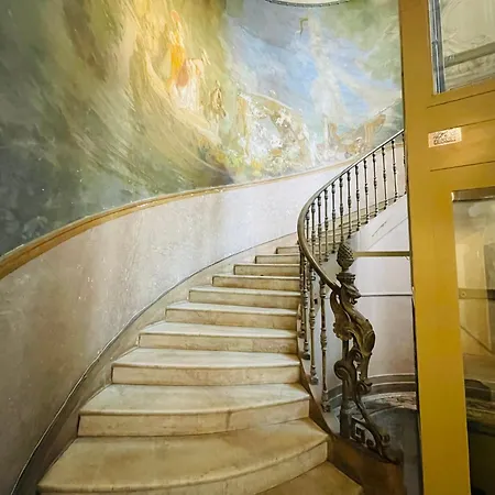 Le Zeus - St Henri Seafront Unique 2bedrooms דירה